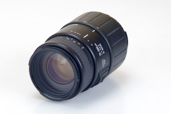 sigma70-300nikon2-1.jpg