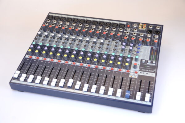 soundcraftefx12-1.jpg