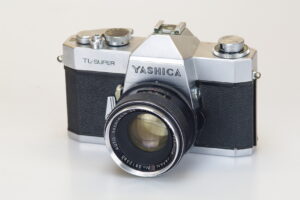 Yashica TL-SUPER + Yashinon 50mm 1.7 used