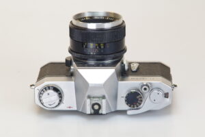 Yashica TL-SUPER + Yashinon 50mm 1.7 used - Imagen 3