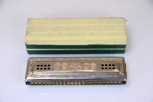 Hohner Echo Bell Metal Reeds 30's used - Image 3