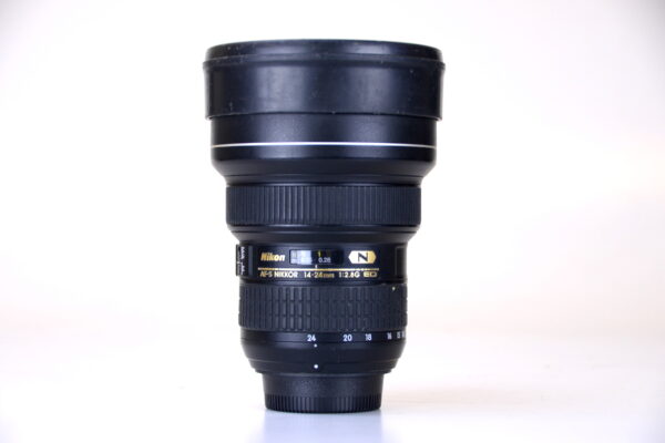 nikkor14-241-1.jpg