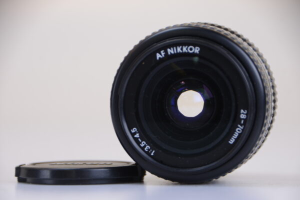 nikon28702-1.jpg