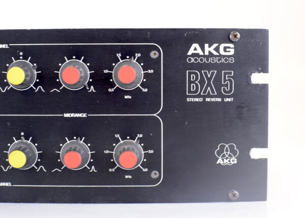 akgbx52-1.jpg