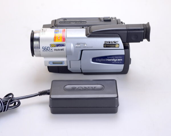 SonyDCR-TRV130E2-1.jpg