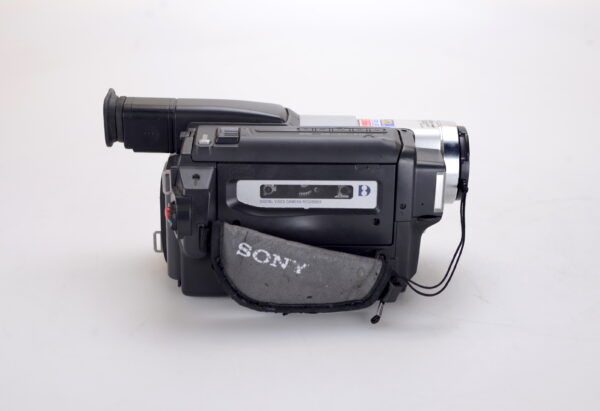 SonyDCR-TRV130E3-1.jpg