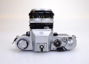 Nikon Nikkormat EL - Image 2
