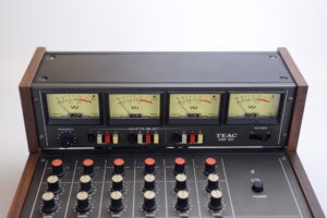 Teac Model 2A / MB-20 Mixer - Imagen 2