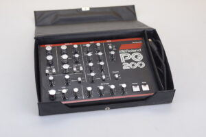 Roland PG-200 Synthesizer Programmer Used - Image 2